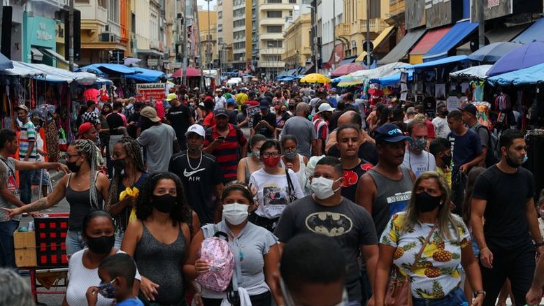 Empresários mostram cautela e confiança de serviços no Brasil cai em setembro, mostra FGV