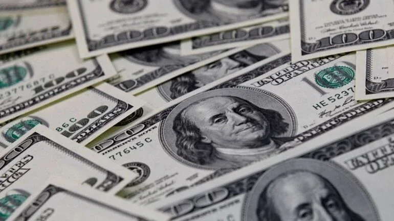 Dólar fecha abaixo de R$5,50 com otimismo sobre acordo de dívida nos EUA