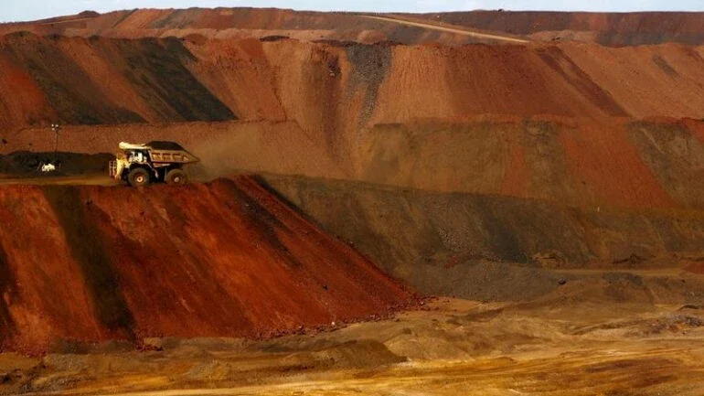 Minério de ferro amplia perdas com pessimismo sobre demanda da China
