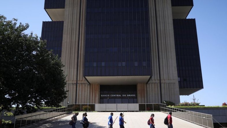 Mais bancos passam a ver alta de pelo menos 1,25 p.p. da Selic na próxima semana e juro acima de 10% em 2022
