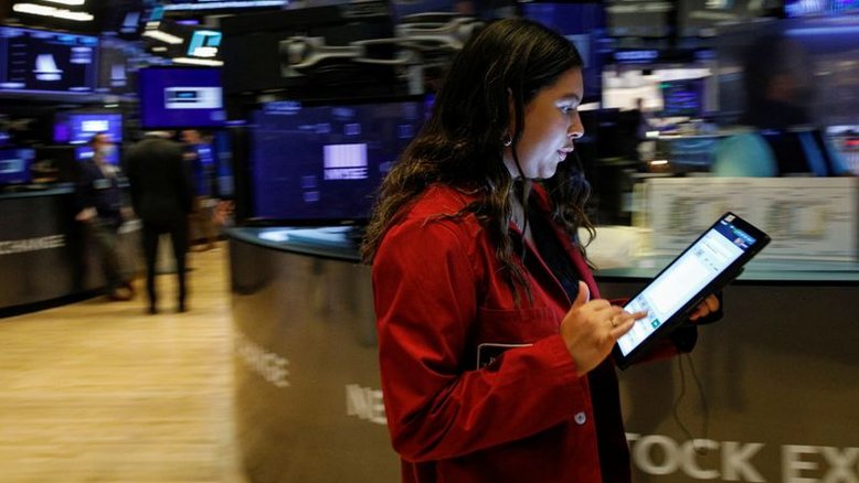 Futuros do S&P 500 e do Dow Jones batem recordes com foco em balanços de tecnologia