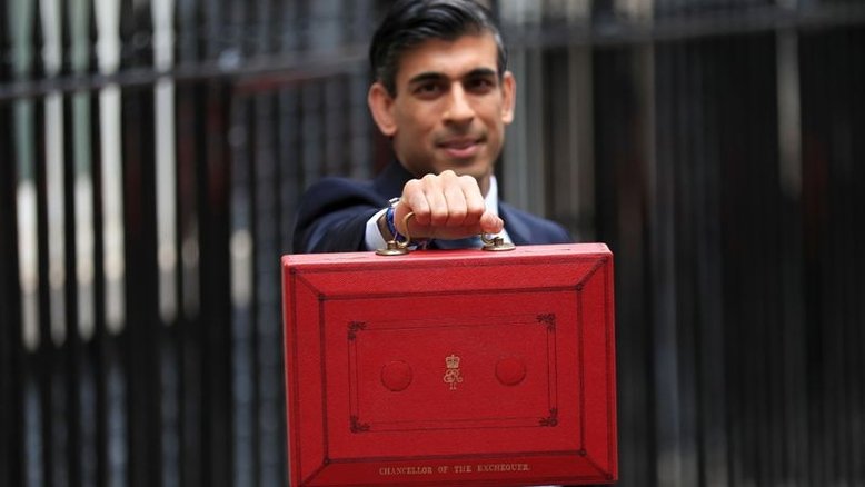 Ministro das Finanças britânico promete mais gastos à medida que Reino Unido sai da pandemia
