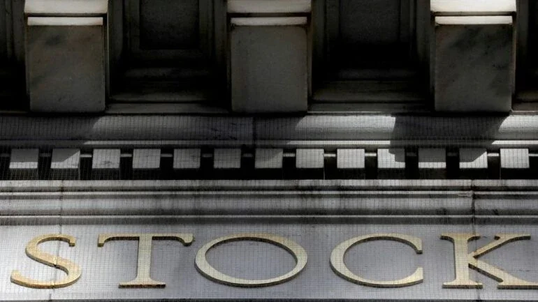 Rali recorde de Wall St perde fôlego; GE salta com subdivisão da empresa