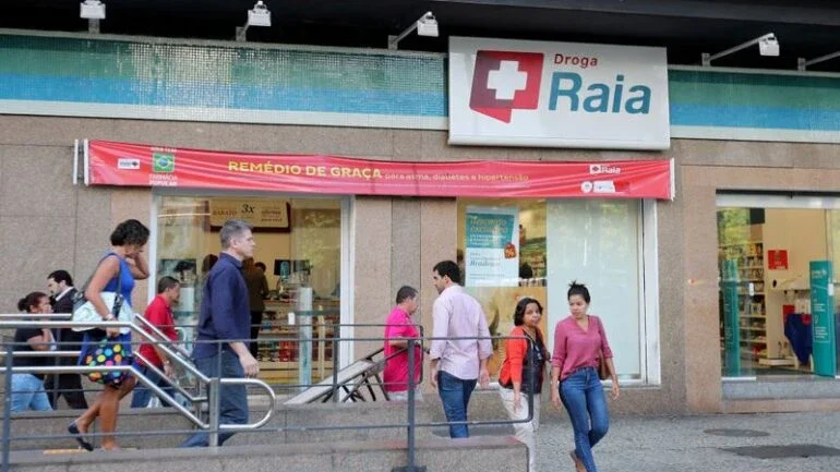 Dona de Raia e Drogasil vende mais no 3º tri, mas maiores despesas deixam lucro estável