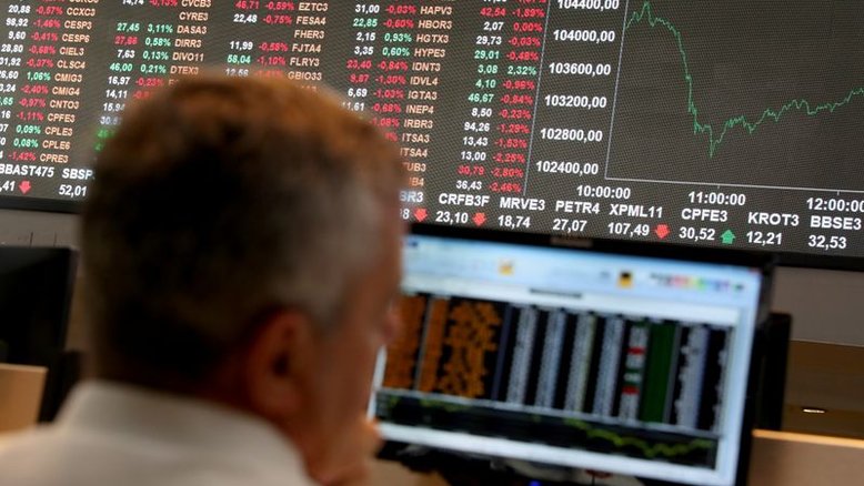 Ibovespa avança após PEC passar na Câmara, mas NY reduz fôlego
