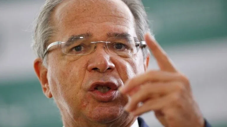 Vamos tentar aprovar reforma administrativa até o fim do ano, diz Guedes
