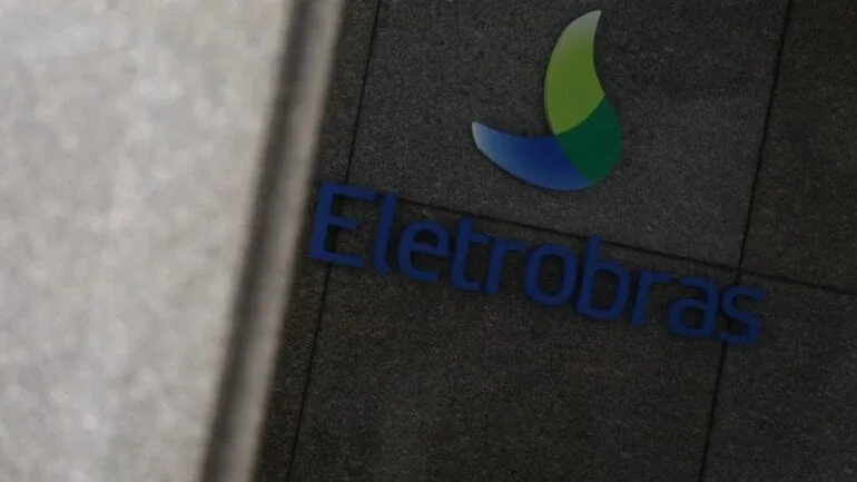 Lucro líquido da Eletrobras recua 66% no 3º tri com impacto de provisões