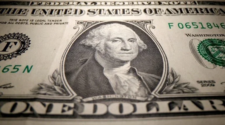 Perspectivas de aperto monetário nos EUA impulsionam dólar acima de R$5,61