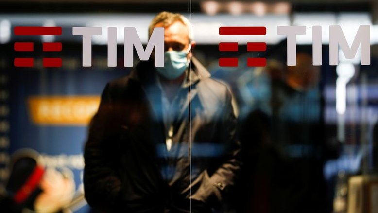Ações da Telecom Italia disparam após a proposta da KKR