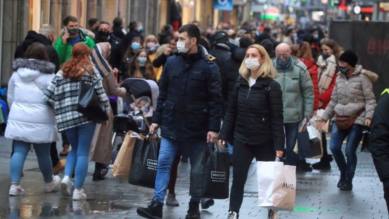Expansão empresarial da zona do euro acelera inesperadamente em novembro, mostra PMI