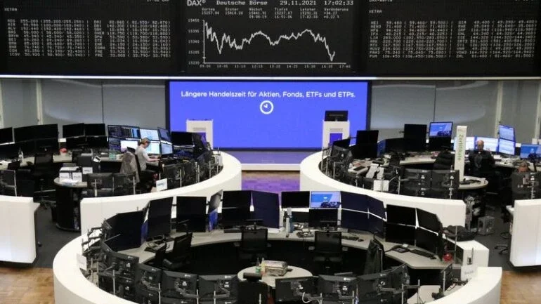 Declarações de Powell e temores sobre ômicron pesam sobre mercados europeus