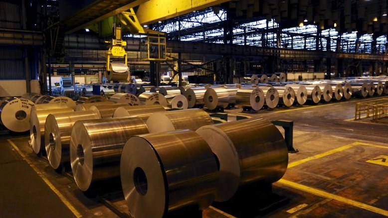 Indústria do Brasil contrai pela 1ª vez em um ano e meio, mostra PMI