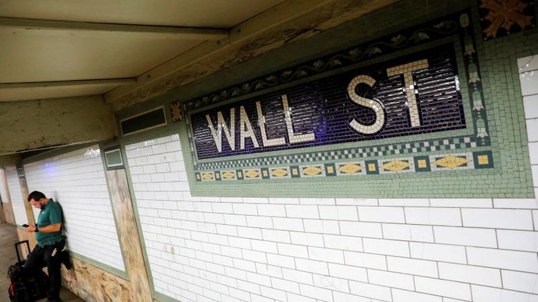 Wall St se recupera após liquidação ditada por riscos relacionados a inflação e Ômicron