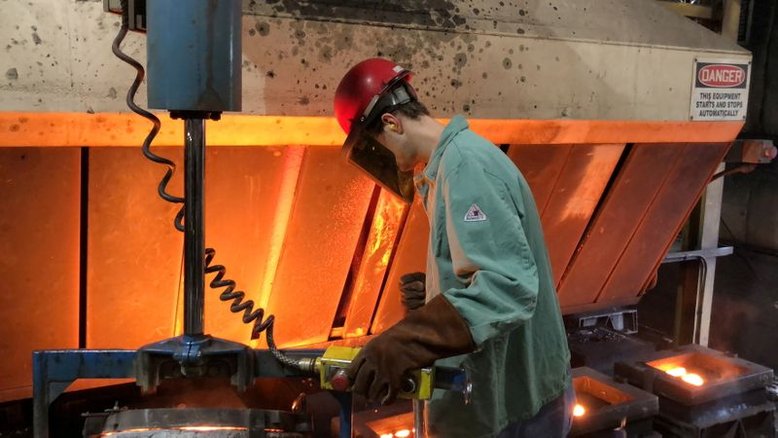 Setor manufatureiro dos EUA acelera em novembro, mostra ISM