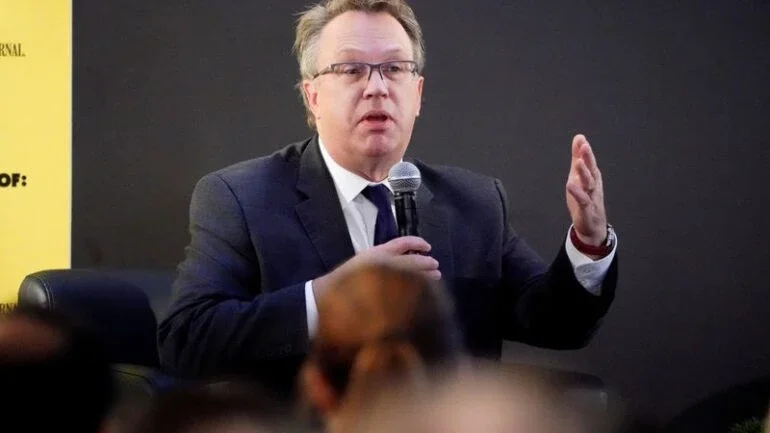 Williams, do Fed, diz que variante Ômicron pode prolongar desequilíbrios entre oferta e demanda