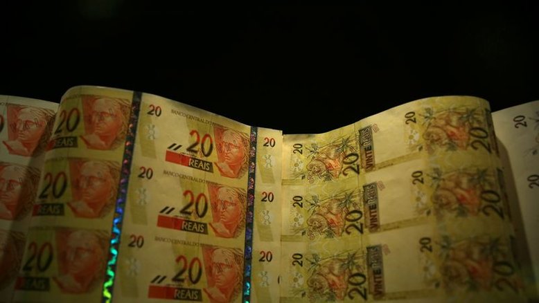 Interesse no real para "carry trade" segue baixo por risco político-fiscal, diz UBS
