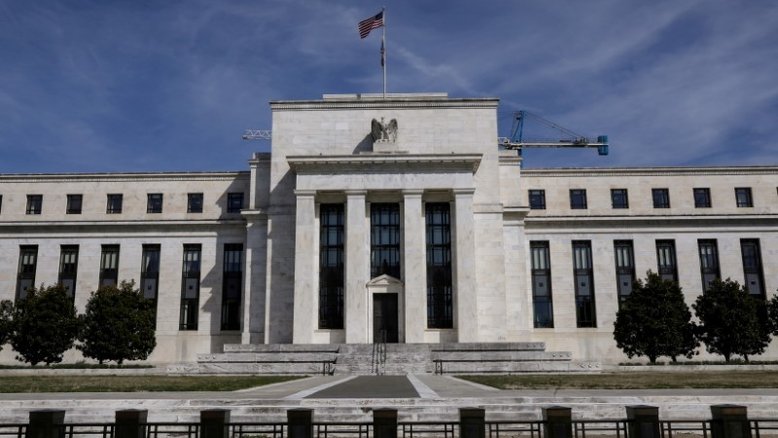 Fed avança com cautela para debate sobre redução de estímulos meses antes de agir