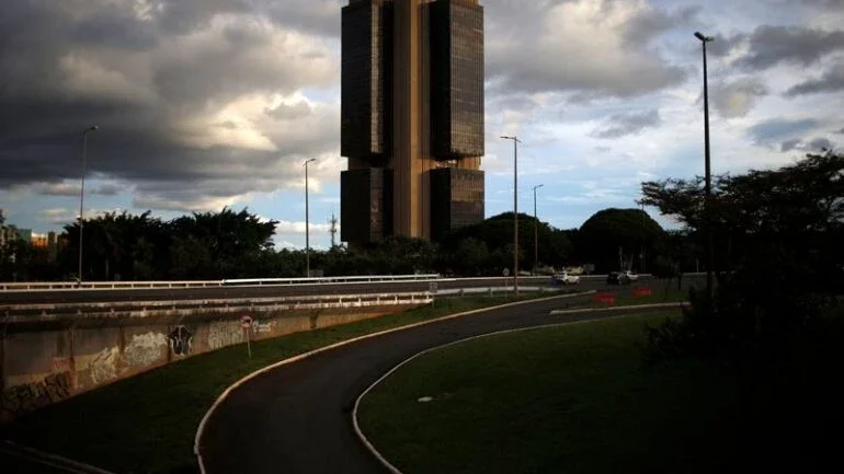 CMN fixa meta de inflação de 2024 em 3,00%, com margem de 1,5 p.p