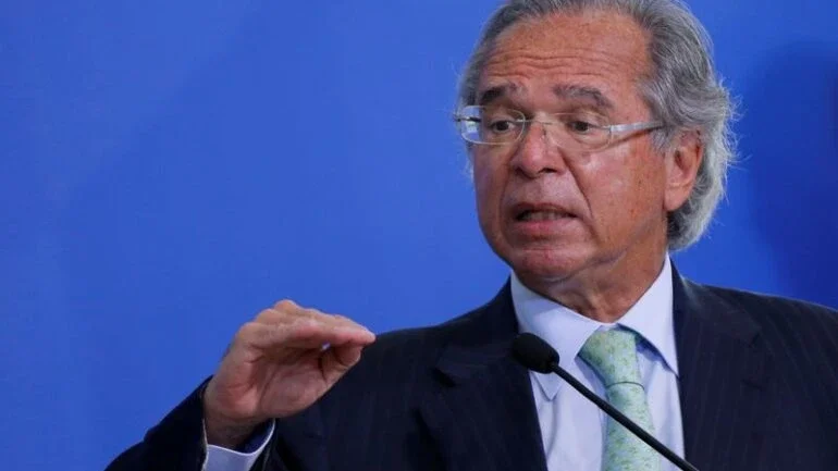 Governo propõe elevar limite de isenção do IR de pessoa física para R$2.500, diz Guedes