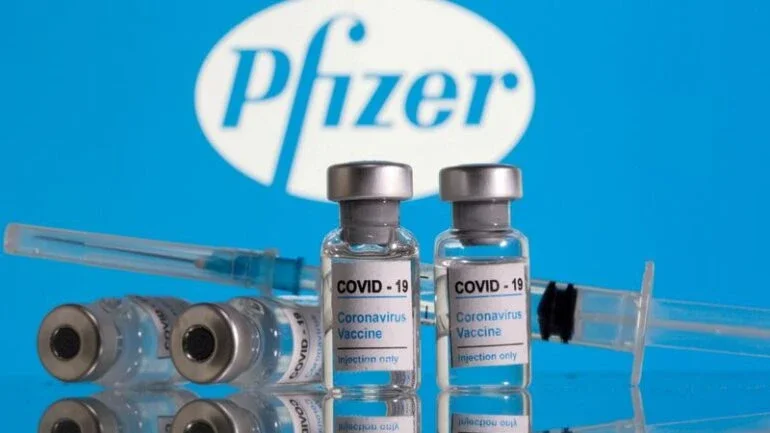 Mais de 1 milhão de doses da vacina da Pfizer contra a Covid chegam ao Brasil