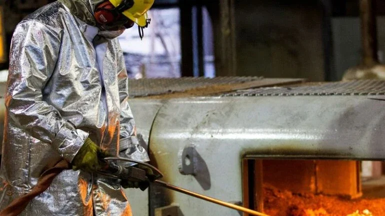 Indústria do Brasil fecha 2021 com retração em dezembro e em "condição delicada", mostra PMI