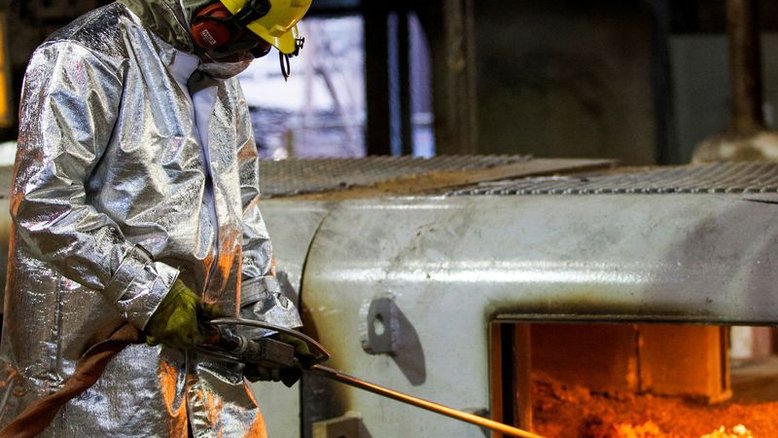Indústria do Brasil fecha 2021 com retração em dezembro e em "condição delicada", mostra PMI