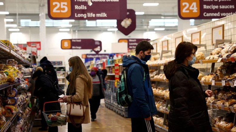 Economia do Reino Unido finalmente supera nível pré-pandemia em novembro