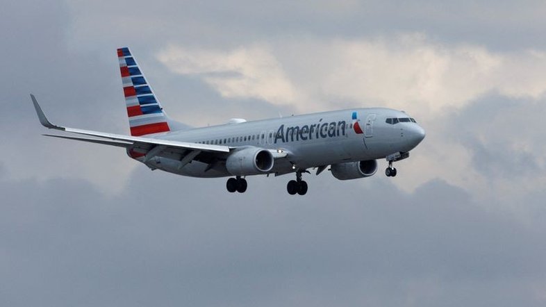 American Airlines reduz perdas no 4º tri com forte demanda no final do ano