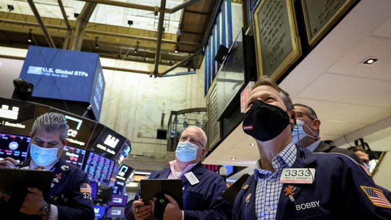 Nasdaq reduz perdas após mergulhar 4,9%; S&P 500 segue a caminho de confirmar correção