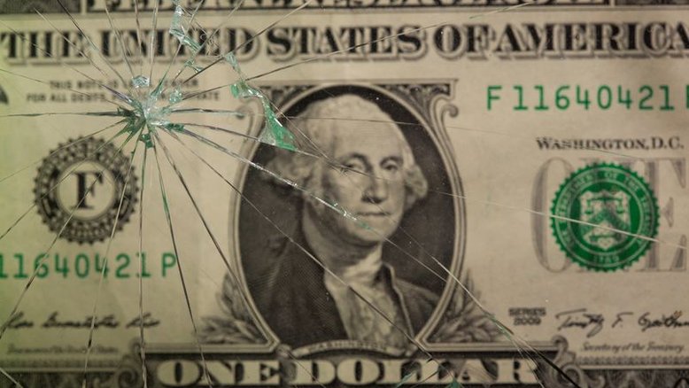 Dólar à vista fecha em alta de 0,90%, a R$5,507
