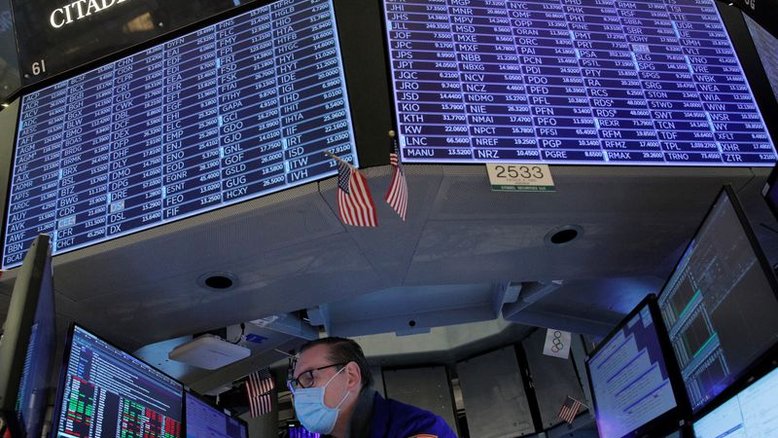 Wall Street fecha em queda com mercados voláteis antes de reunião do Fed