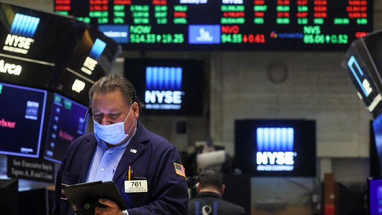 Ganhos evaporam e Wall St fecha em queda com cronograma de alta de juros pelo Fed