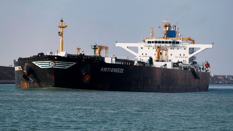 Preços do petróleo ficam estáveis enquanto EUA não preveem sanções a exportações russas