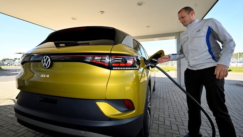 Volkswagen interrompe pedidos de alguns híbridos plug-in por crise de oferta