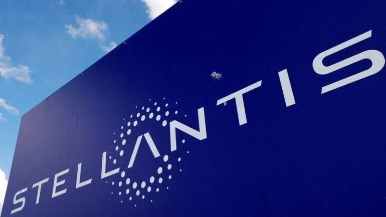 Stellantis paralisará principal fábrica na Itália por falta de peças