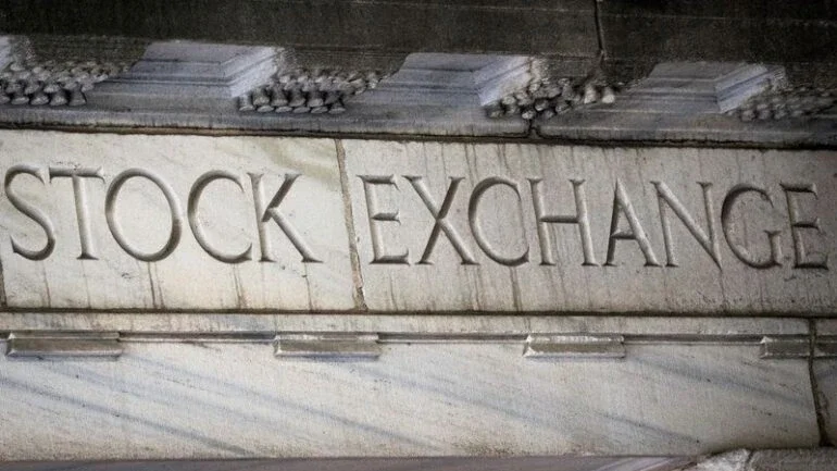 Wall St abre em baixa com Microsoft ofuscando alívio do petróleo