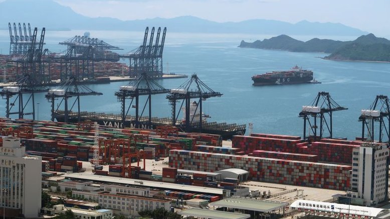 Exportações da China aumentam com alívio em restrições contra Covid, mas cenário ainda é frágil
