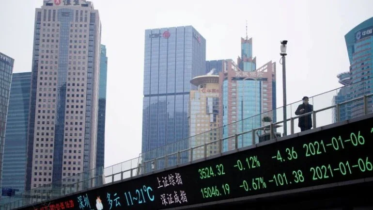 Ações de Hong Kong têm maior queda em 5 semanas com inflação nos EUA e preocupações com Covid