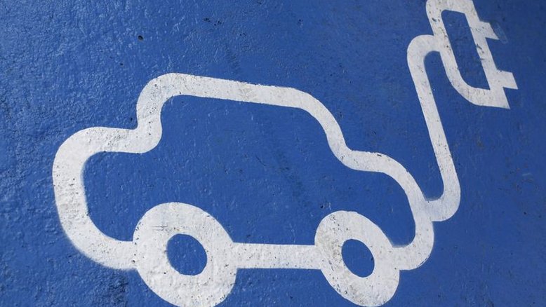 Veículos elétricos poderão representar 33% das vendas globais até 2028, diz estudo