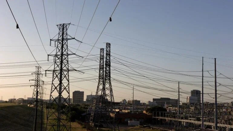 Companhias elétricas dos EUA enfrentam crise na cadeia de suprimentos no verão
