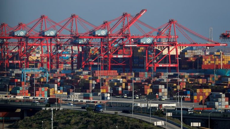 Déficit comercial recorde pesa sobre a economia dos EUA no 1º trimestre