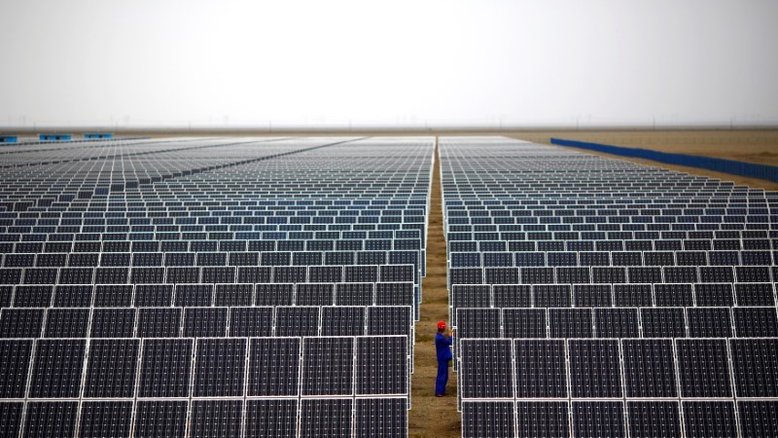 IEA alerta que cadeias de suprimento de energia solar estão muito concentradas na China