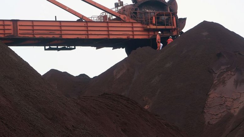 Minério de ferro cai com confiança afetada por problemas de Covid na China