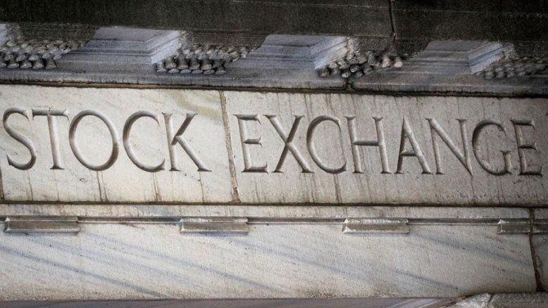 Wall Street recua com nervosismo sobre temporada de balanços