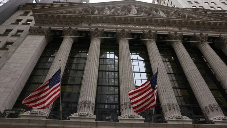 S&P 500 e Nasdaq recuam com preocupações sobre recessão