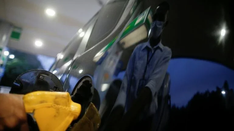 Preço da gasolina recua pela quarta semana seguida e vai a R$ 5,89 o litro, diz ANP