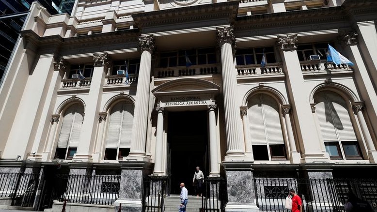 BC da Argentina eleva taxa de juros em 8 p.p., a 60%