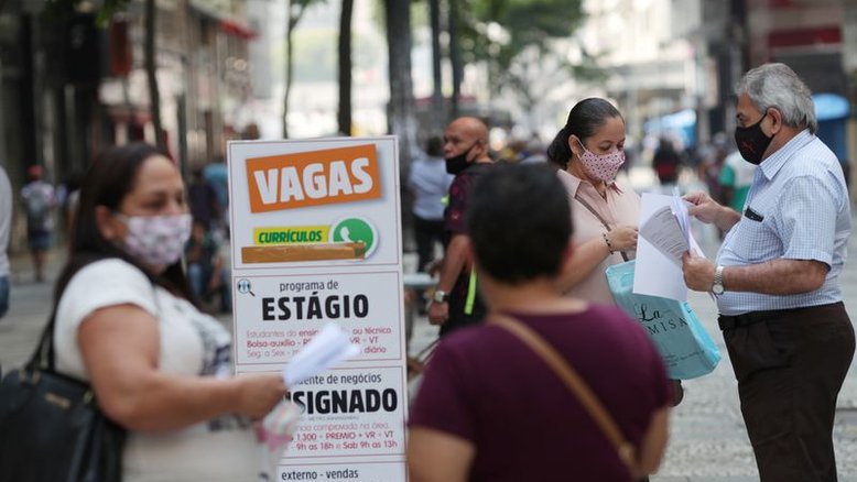 Desemprego cai a 9,3% no trimestre até junho, menor patamar em 7 anos para o período