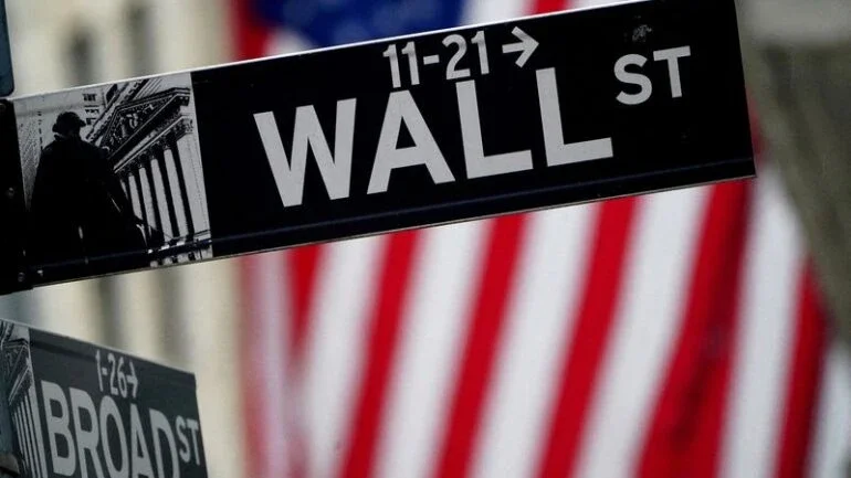 Nasdaq e S&P 500 têm alta com previsões otimistas de Apple e Amazon