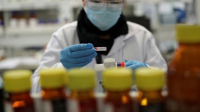 Piso salarial de farmacêuticos pode disparar consolidação de farmácias, diz RD